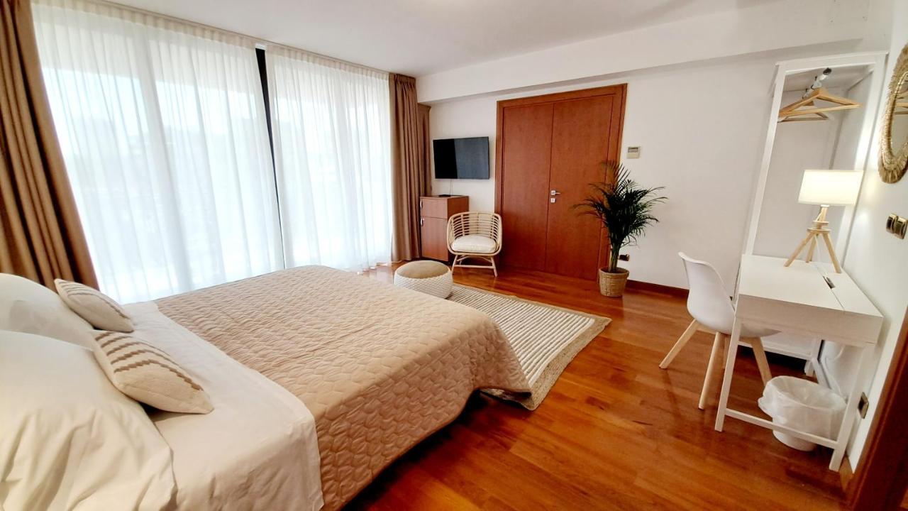 Hotel & Wellness Fra I Pini Линяно Сабиадоро Екстериор снимка
