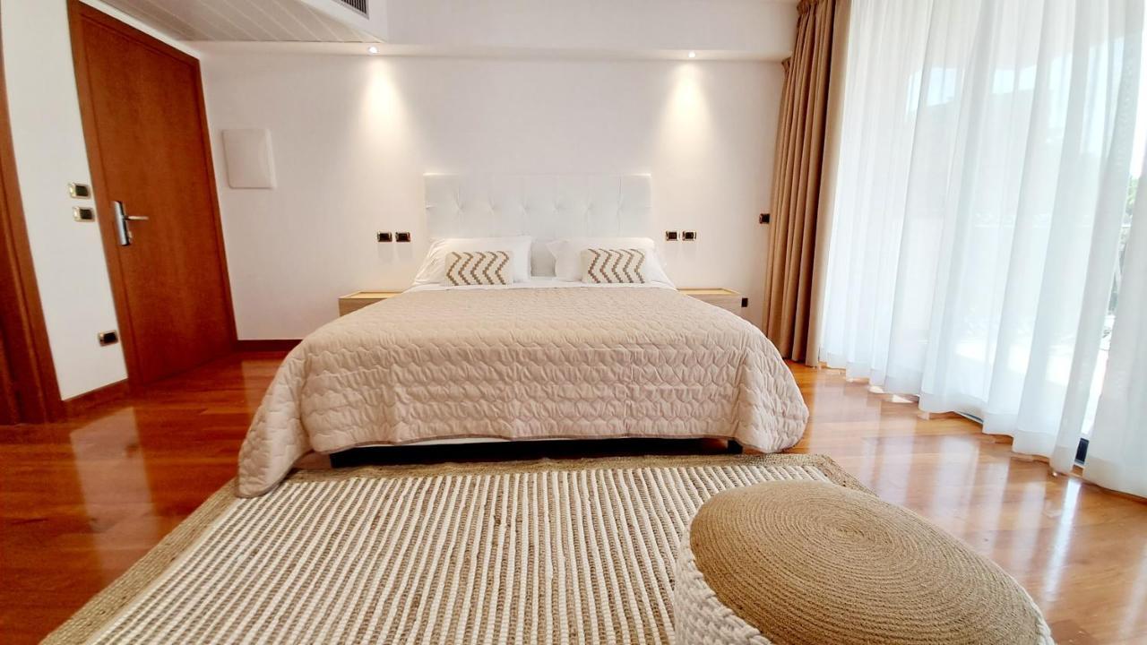 Hotel & Wellness Fra I Pini Линяно Сабиадоро Екстериор снимка