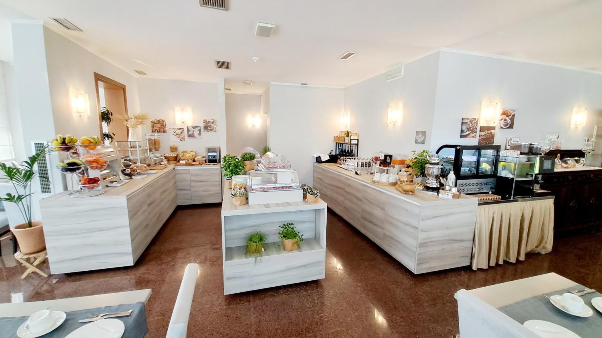 Hotel & Wellness Fra I Pini Линяно Сабиадоро Екстериор снимка